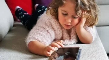 حيل نفسية فعالة لمعالجة إدمان الأطفال على الهاتف المحمول